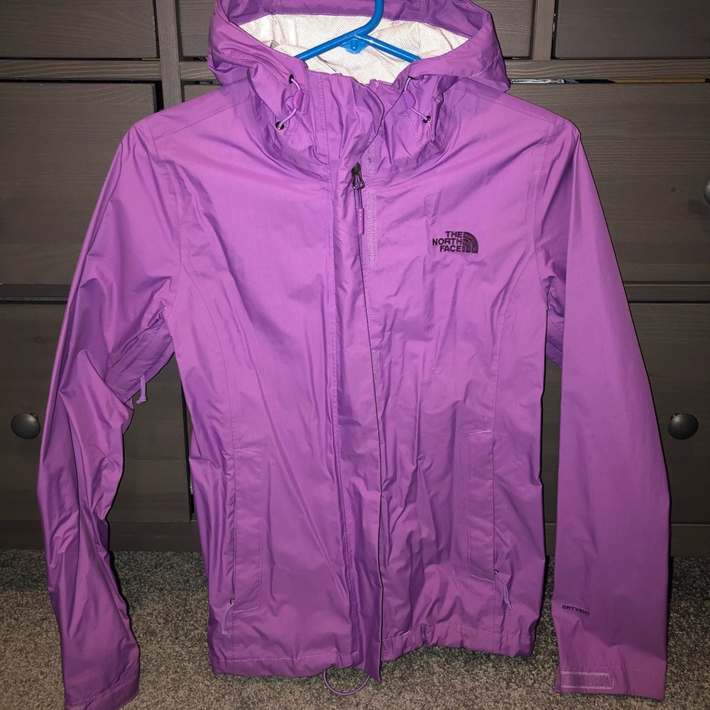 northface windbreaker